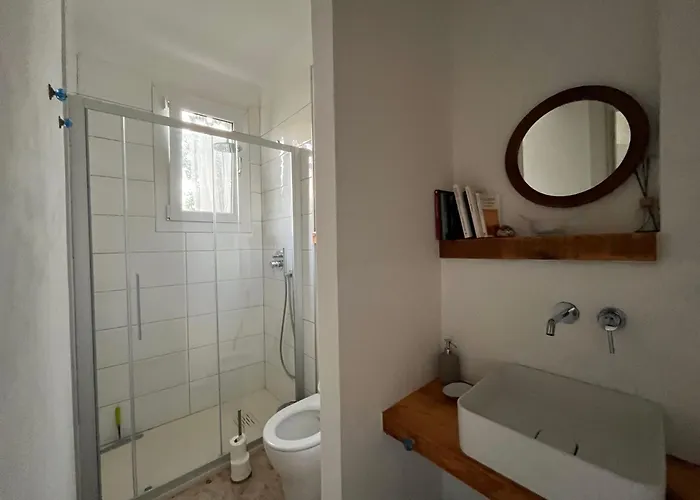 Vento Largo, Casa Marina בית נופש ונטימיגליה